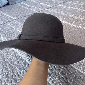 New 100% Wool Wide Brim Gray Hat